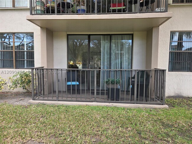 Building Photo - 13020 SW 92nd Ave