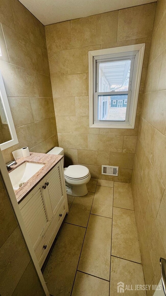 Building Photo - 966 Bergen Ave