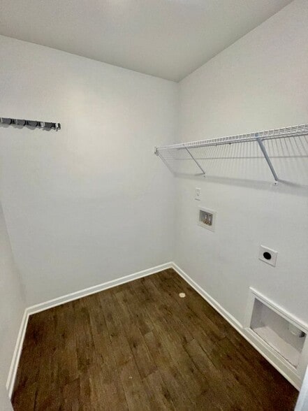 Building Photo - 525 Ruths Dr