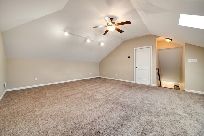 Building Photo - 176 Longspur Dr