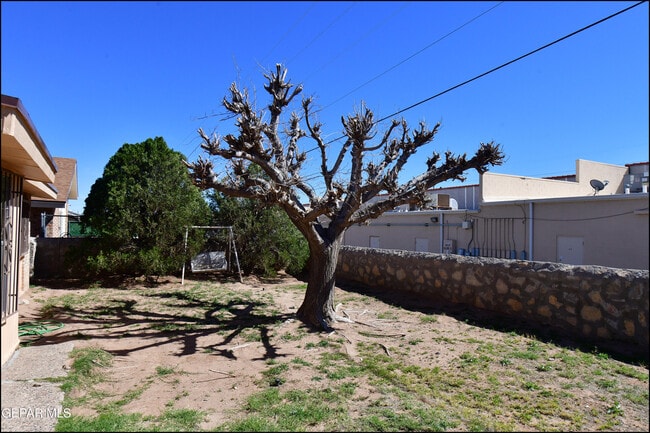 Building Photo - 4872 Maureen Cir