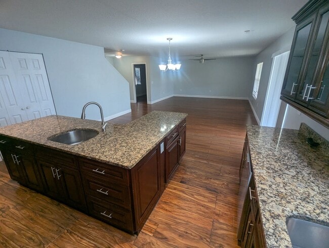 Building Photo - For Rent: Spacious, Open Floor Plan, 4 Bedroom House, Mount Dora Florida.