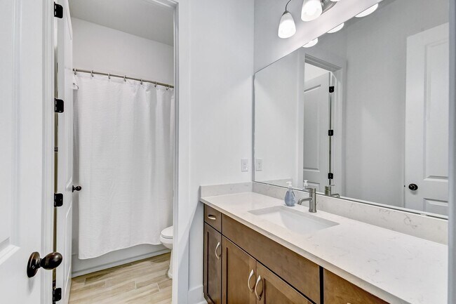 Building Photo - Townhome  in The Enclave at Summer Beach