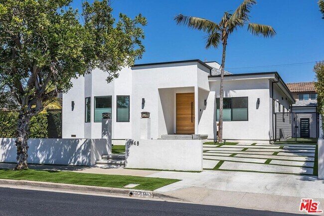 Building Photo - 1948 S Point View St