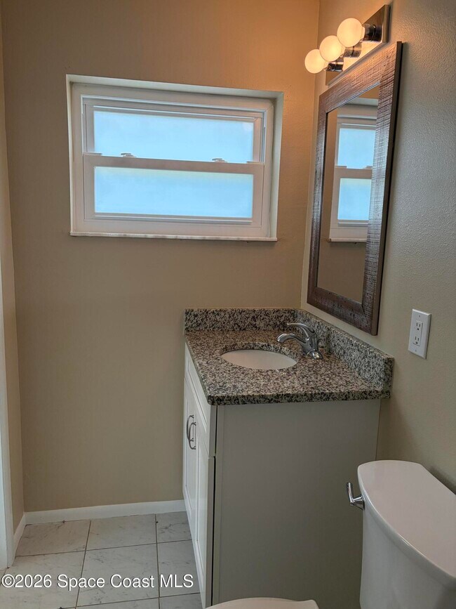 Building Photo - 619 Rosada St