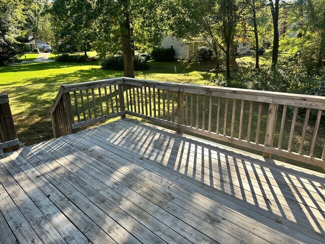 Building Photo - Beautiful Three Bedroom Home in the Wellington Subdivision!
