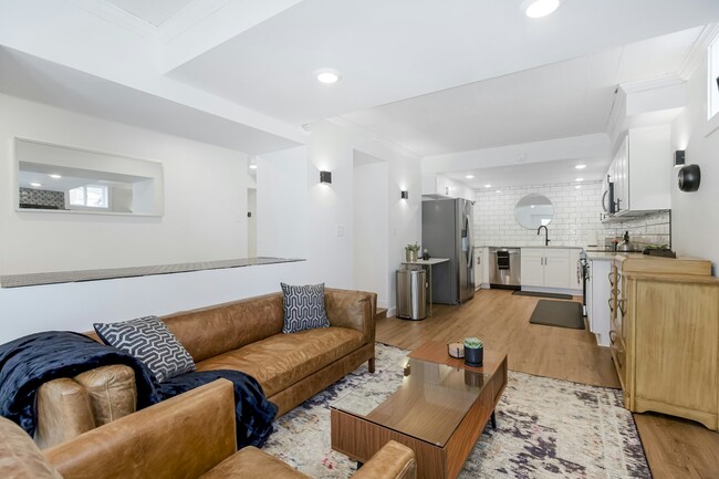 Primary Photo - 1820 W 38th St