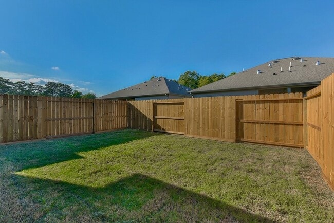 Building Photo - 24029 Wildwood Rd