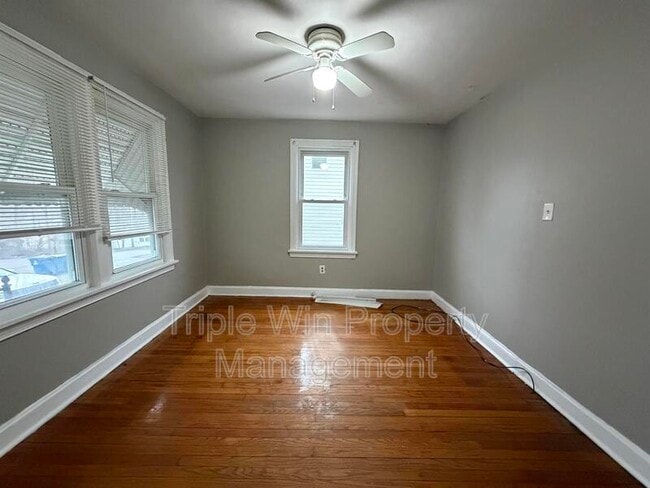 Building Photo - 2527 Switzer Ave