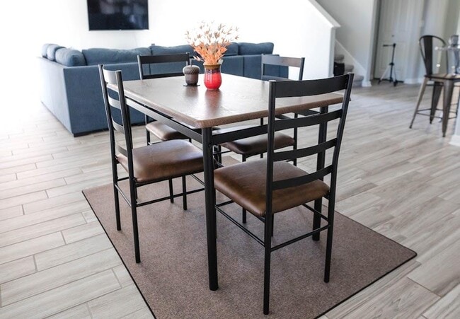 Building Photo - 411 Wetzel