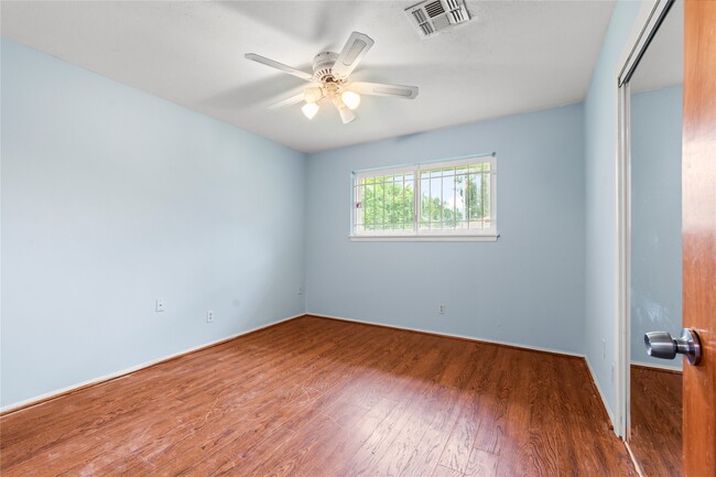 Building Photo - 8203 Braes River Dr