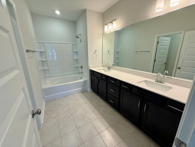 Building Photo - Beautiful 3BR Townhome with Garage in Buckhorn Branch – Clayton, NC