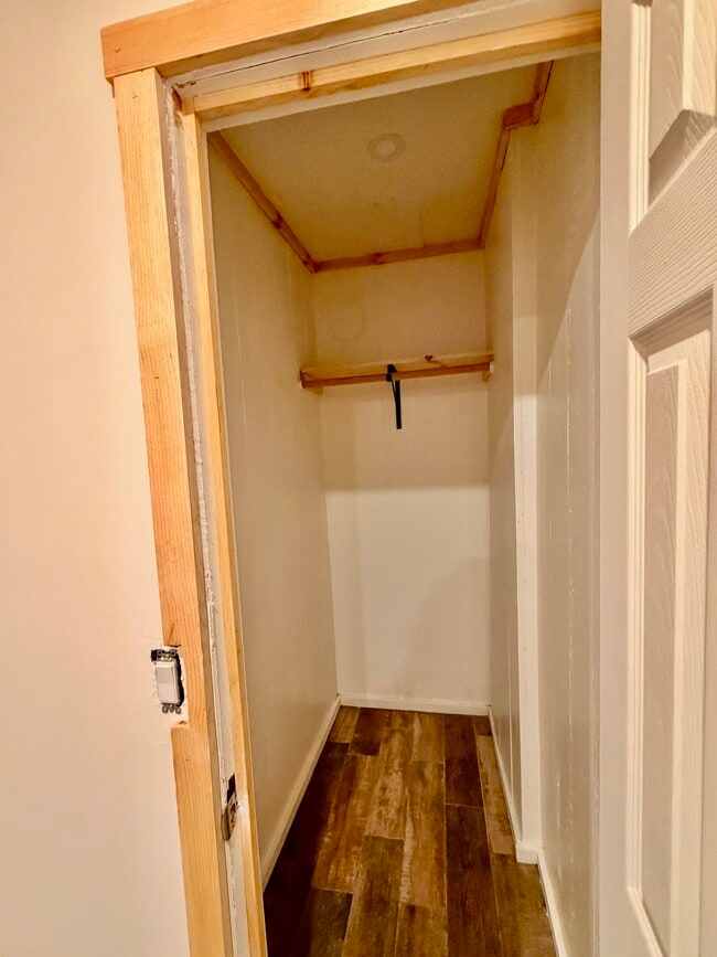 Building Photo - 25890 Wayne Rd