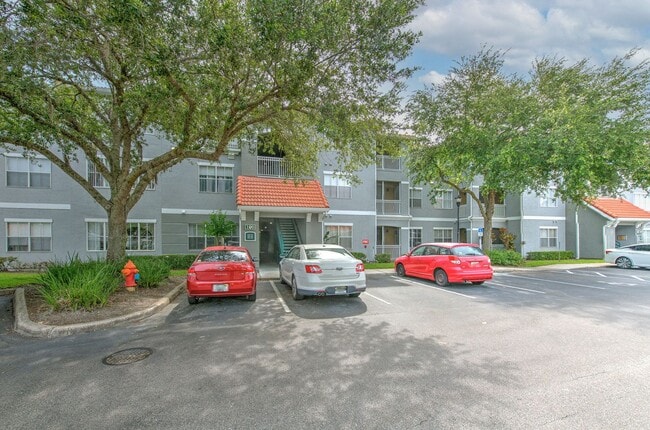 Building Photo - Very nicely upgraded  2bed/2bath 2nd floor...