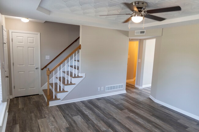 Building Photo - 10504 Pebblestone Cir