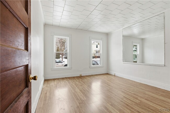 Building Photo - 344 Bryant Ave