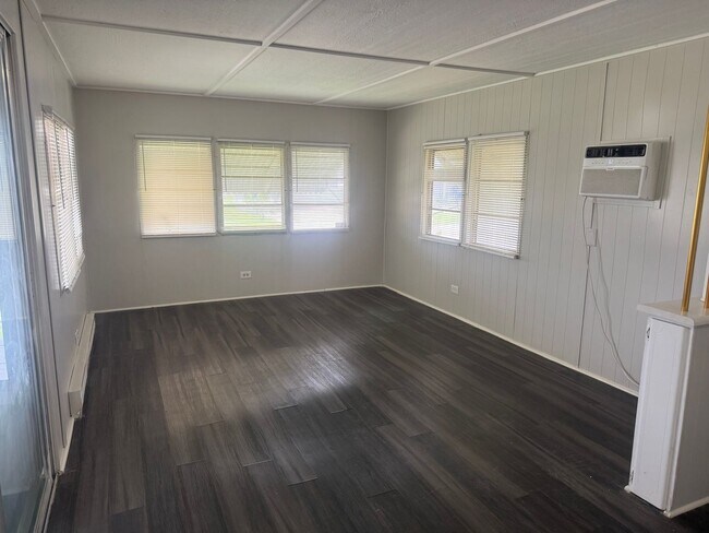 Building Photo - Coming soon 2 bedroom 1 bath