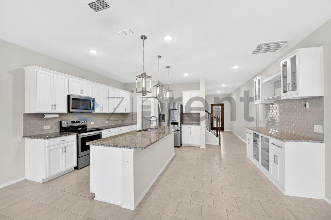 Building Photo - 504 Banbury Ct