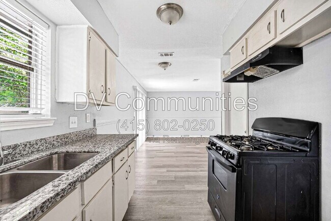 Building Photo - 12919 S Coast Dr