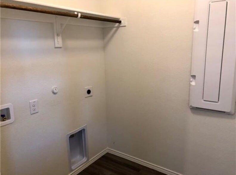 Building Photo - 4002 Bighorn Dr