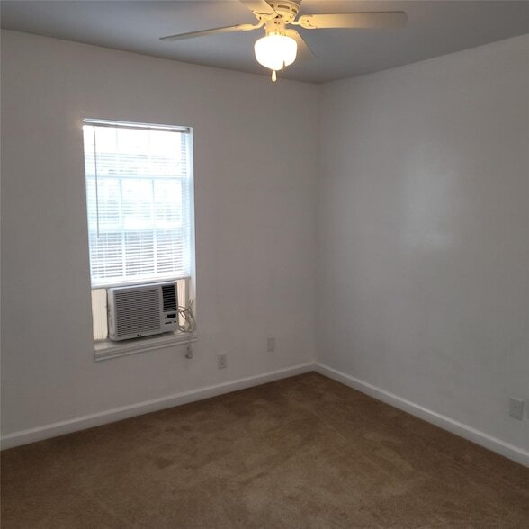 Building Photo - 5103 Willow Glen Dr