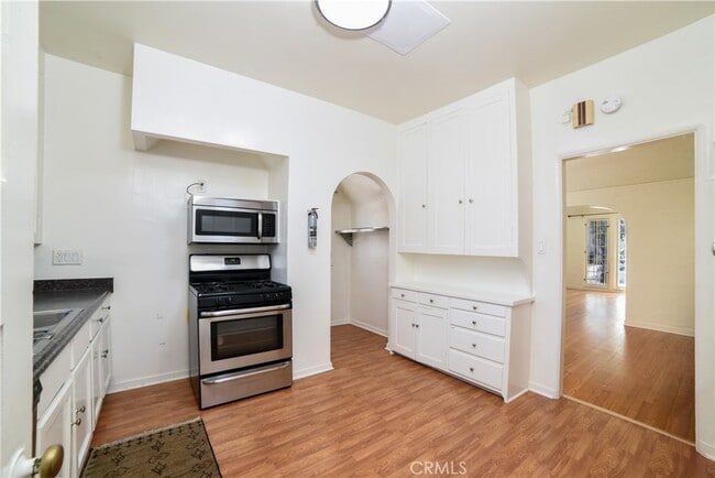 Building Photo - 1038 S Citrus Ave