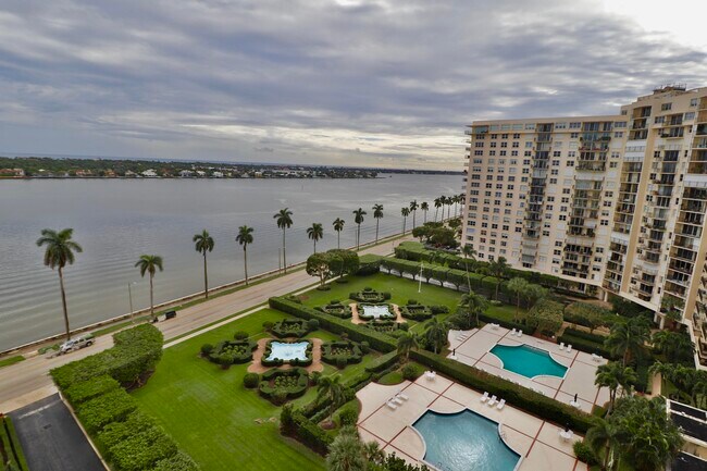 Building Photo - 1701 S Flagler Dr
