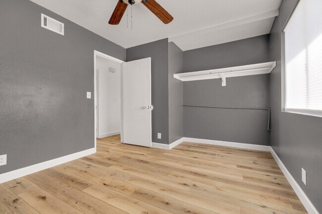 Building Photo - 2863 Roseann Ave