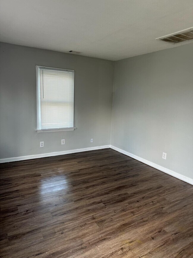 Building Photo - 3601 Parthenia Ave