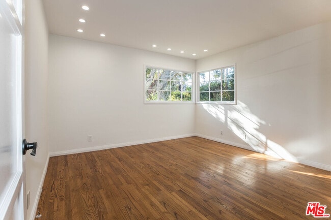 Building Photo - 437 N Swarthmore Ave