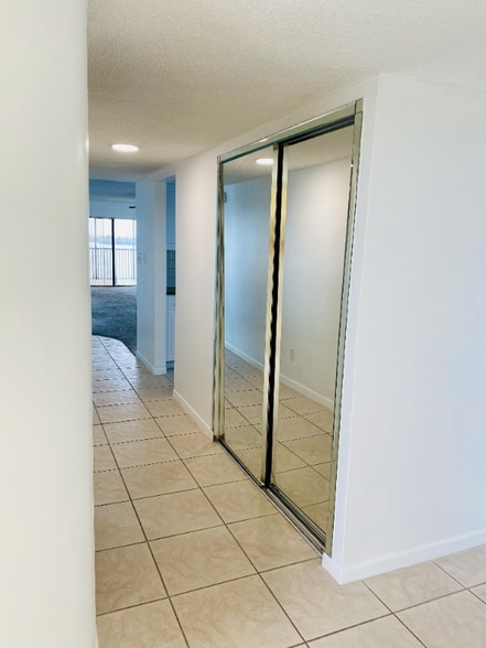 Building Photo - 200 S Sykes Creek Pkwy