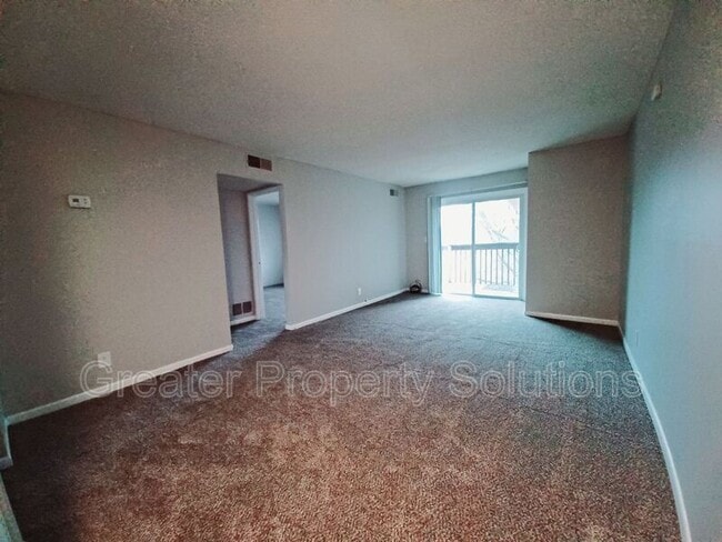 Building Photo - 5112 NW Kalivas Cir