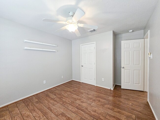 Building Photo - 12230 Cypress Shores Dr