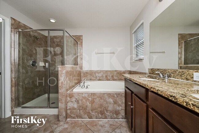 Building Photo - 2704 Garden Falls Dr