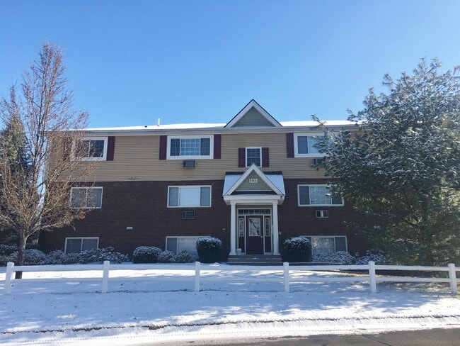 Building Photo - 3931 Brown Ave