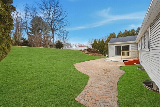 Building Photo - 38 Juniper Ln