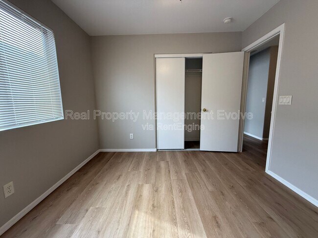 Building Photo - 12438 W Hearn Rd
