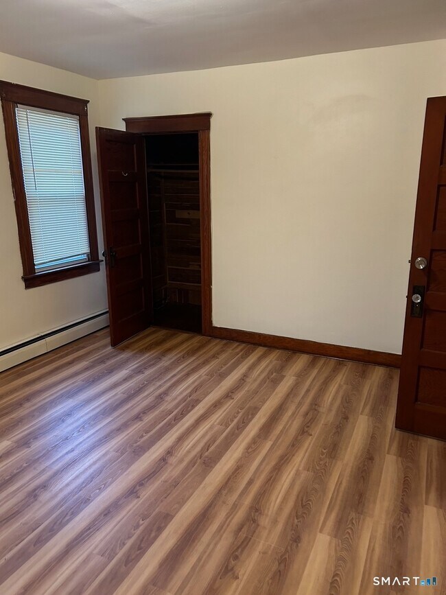 Building Photo - 68 Derby St