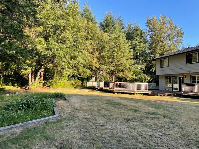 Building Photo - 707 125th Pl NW