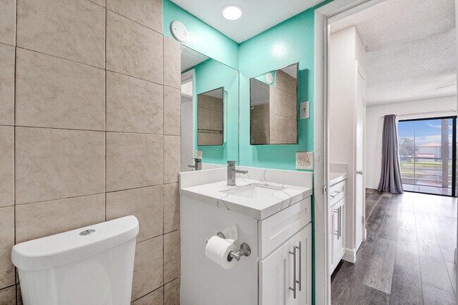 Building Photo - 2430 SW 81st Ave