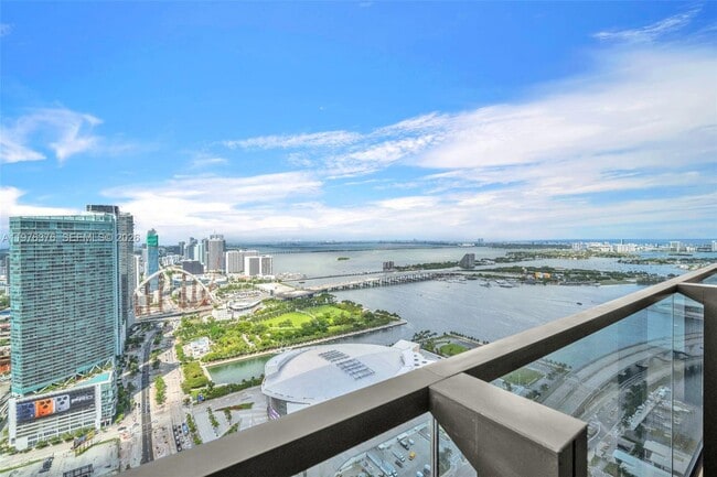 Building Photo - 398 NE 5th St