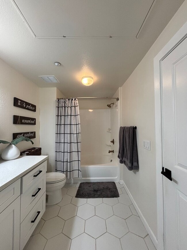 Building Photo - COMING SOON! Desirable North Park 2 BR 2BA Unit in Prestigious La Boheme