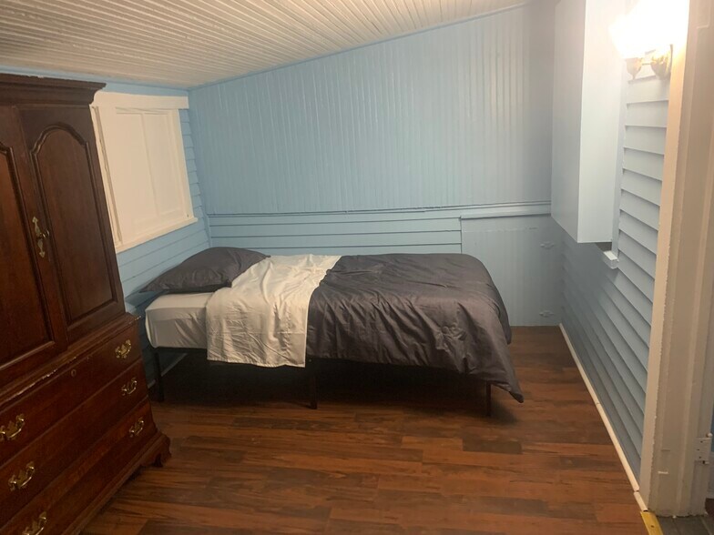 Building Photo - 2816 W Liberty St