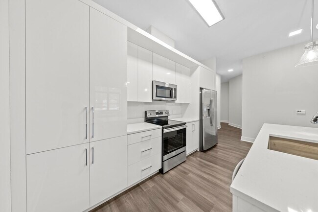 Primary Photo - 121 34th St