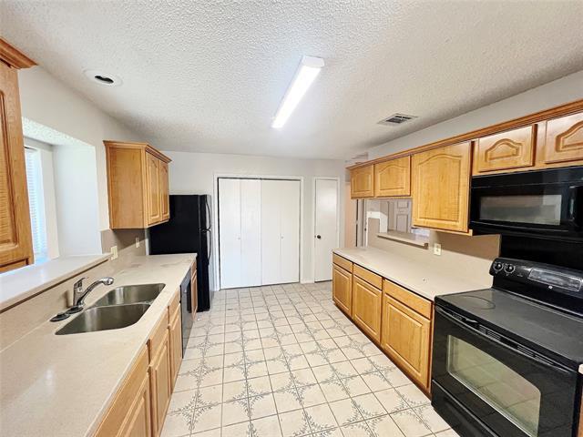 Building Photo - 404 Lincoln Dr