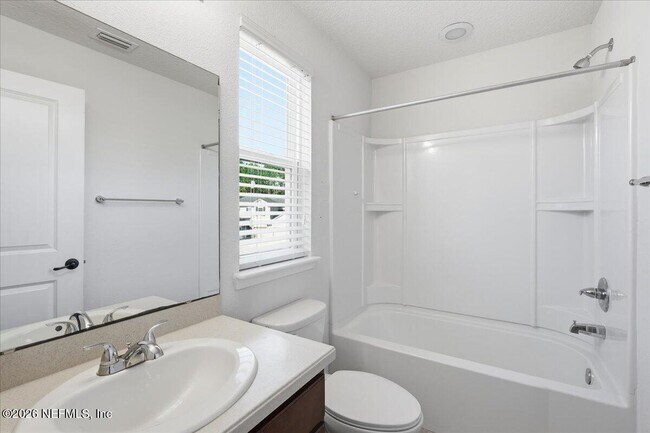 Building Photo - 102 Ann Scott Dr