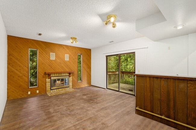 Building Photo - 3 Bedroom 2.5 Bath Home Near Microsoft