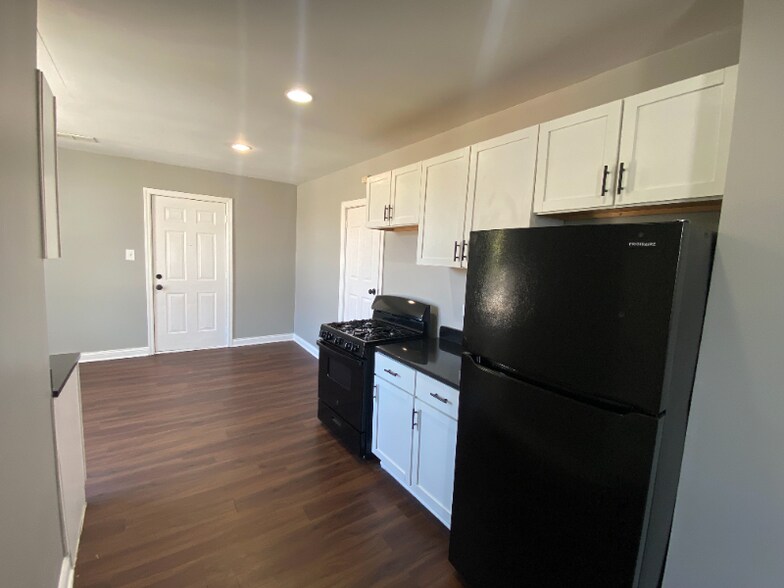 Building Photo - 4500 S Honore St