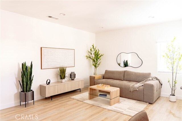 Building Photo - 11085 Iris Dr