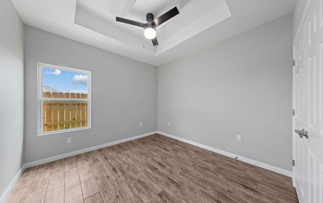 Building Photo - 1117 W Escondido Ln